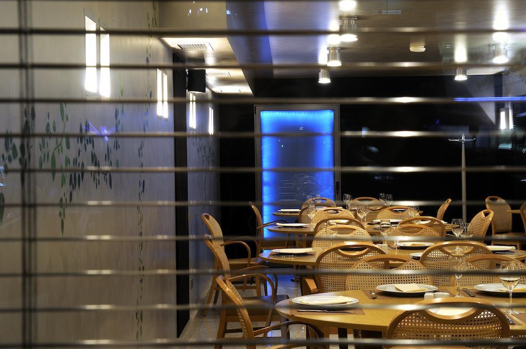 ספארטי Maniatis Hotel מראה חיצוני תמונה